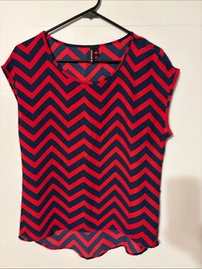 HeartSoul deep red and navy chevron sleeveless blouse. Med. 💯 polyester.